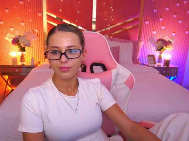 LoveeDove webcam