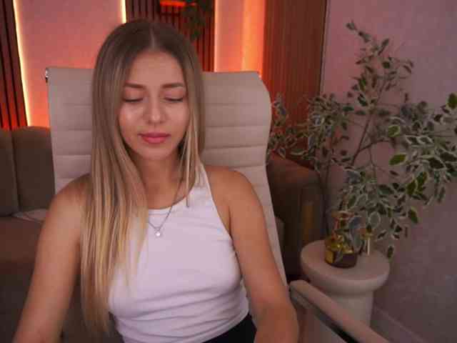 LoveeDove webcam
