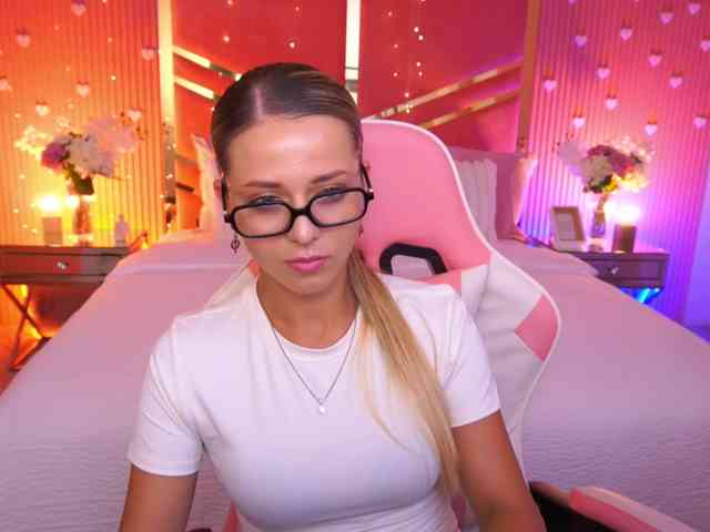 LoveeDove webcam