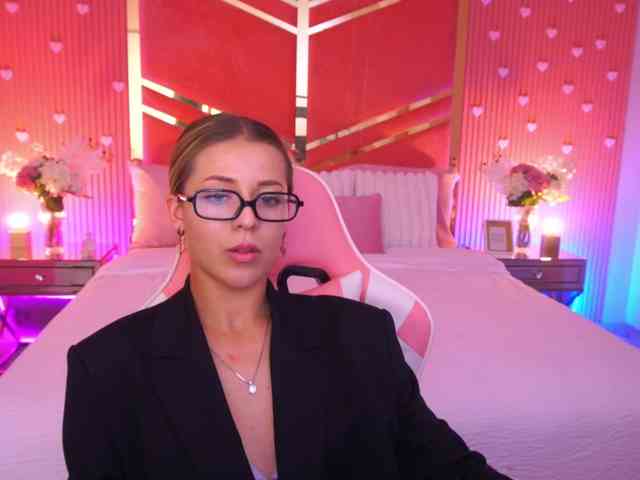 LoveeDove webcam