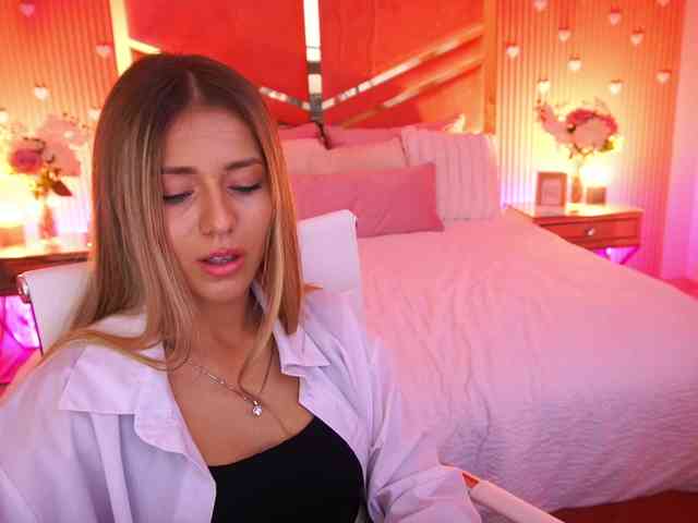 LoveeDove webcam