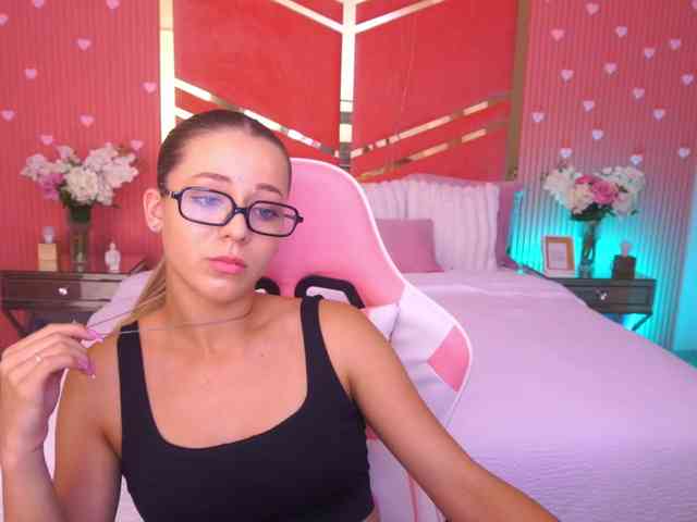 LoveeDove webcam