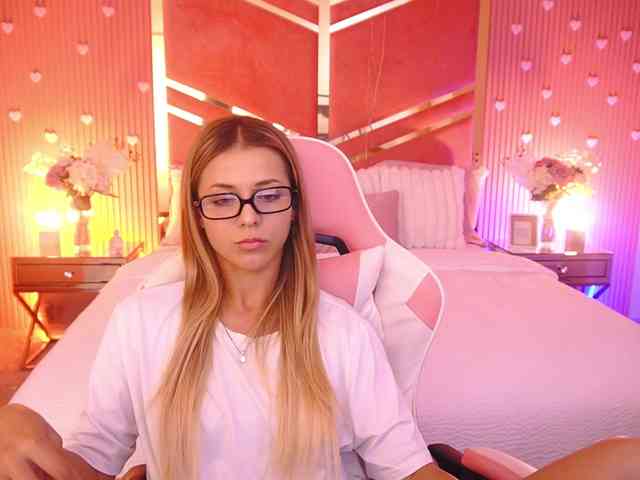LoveeDove webcam
