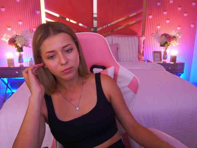 LoveeDove webcam