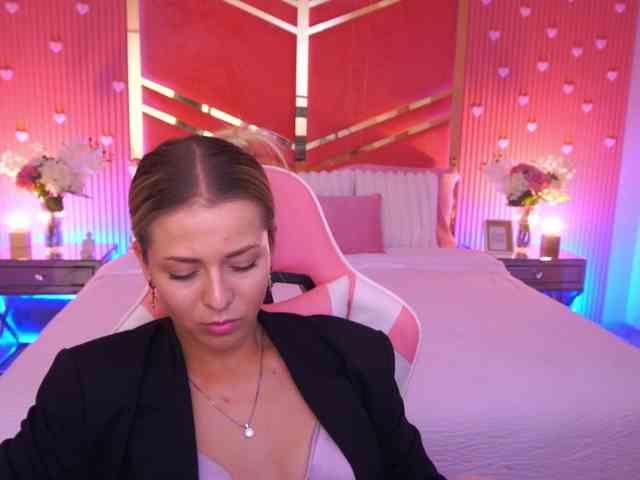 LoveeDove webcam