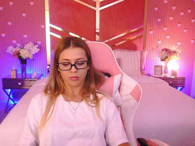 LoveeDove webcam