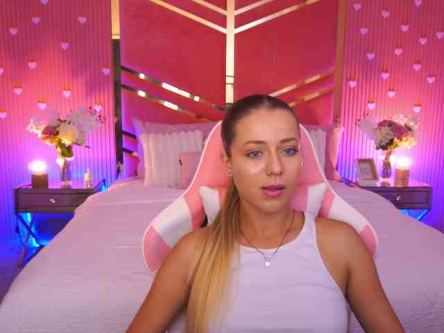 LoveeDove webcam