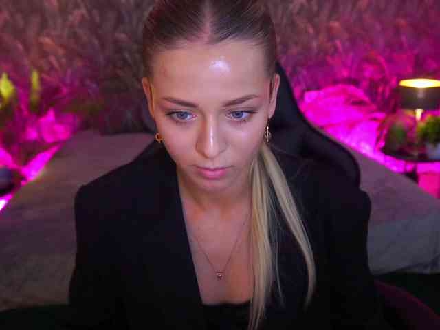 LoveeDove webcam