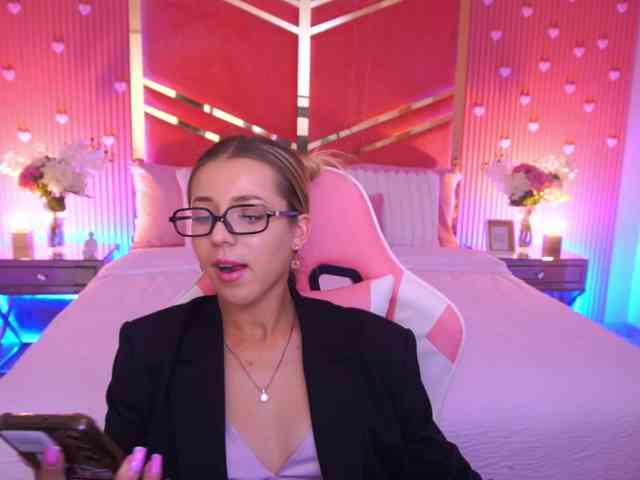 LoveeDove webcam