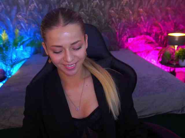LoveeDove webcam