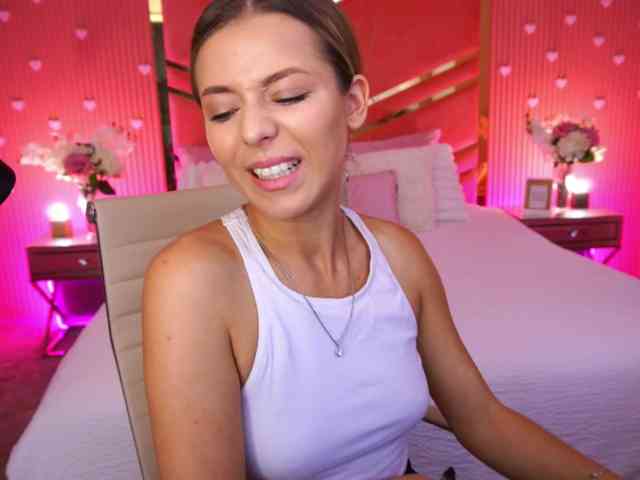 LoveeDove webcam