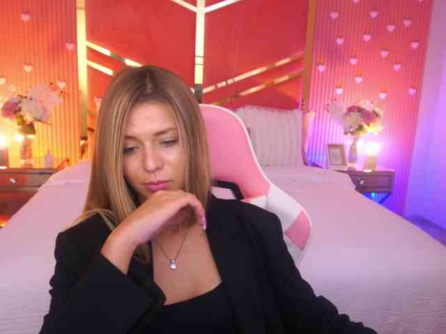 LoveeDove webcam