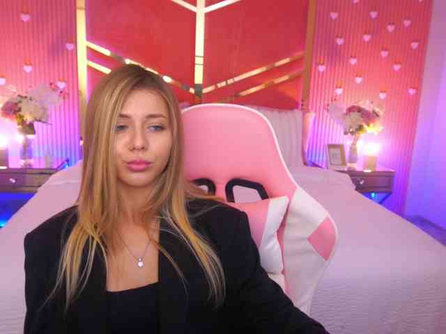 LoveeDove webcam