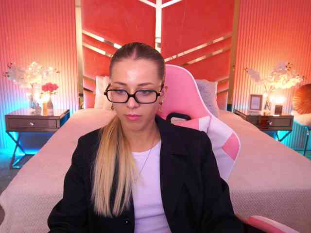 LoveeDove webcam