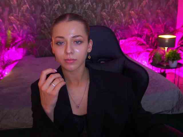 LoveeDove webcam