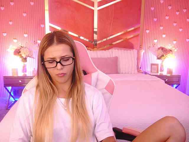 LoveeDove webcam
