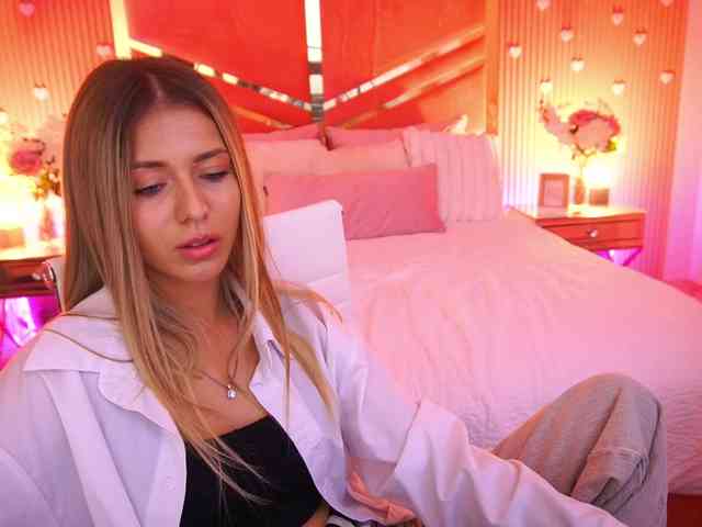 LoveeDove webcam