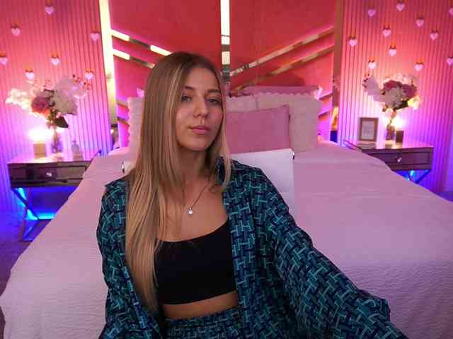 LoveeDove webcam
