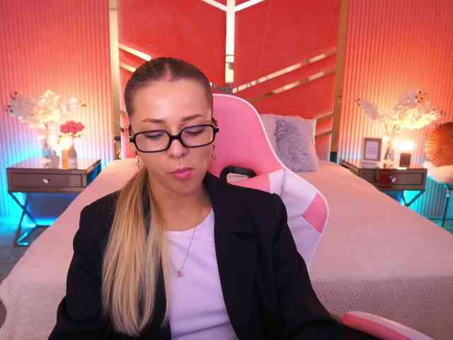 LoveeDove webcam