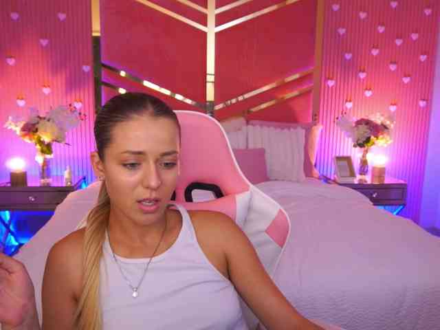 LoveeDove webcam