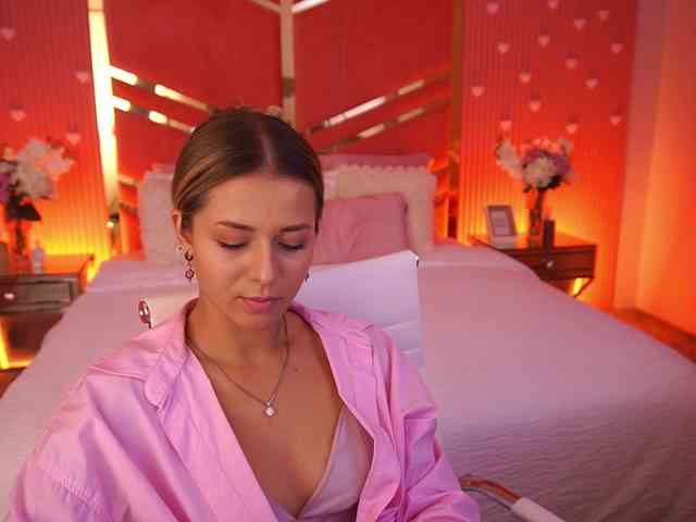LoveeDove webcam