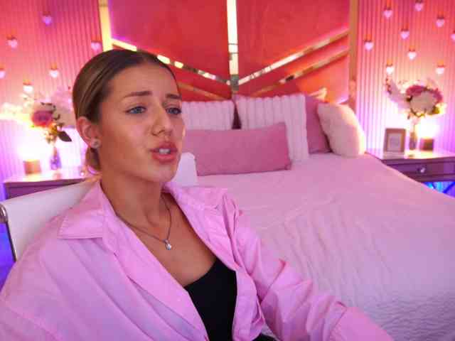 LoveeDove webcam