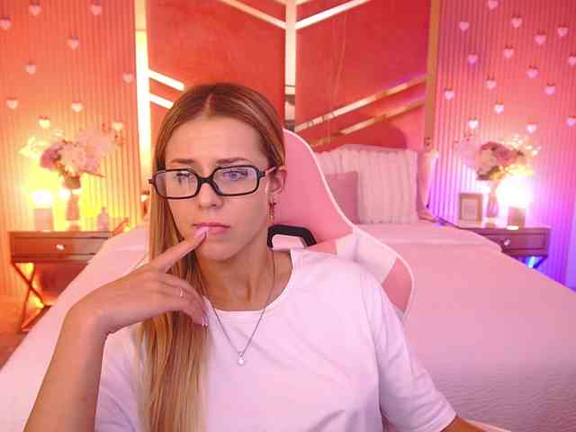 LoveeDove webcam