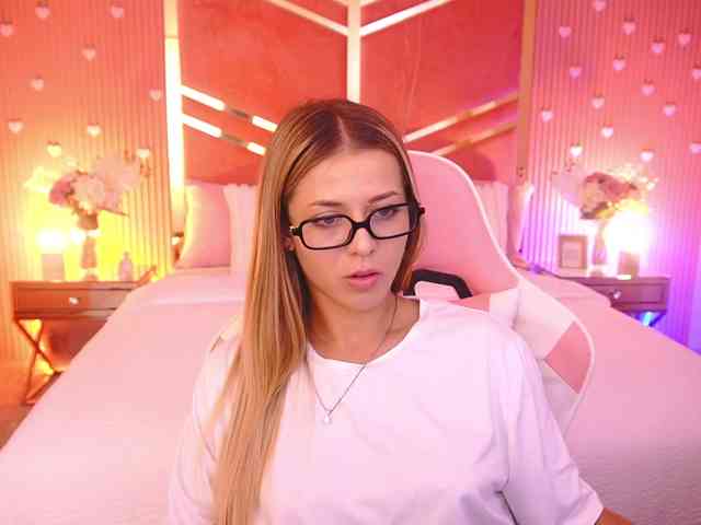 LoveeDove webcam