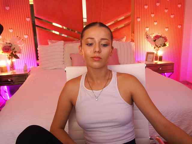 LoveeDove webcam