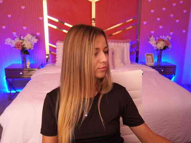 LoveeDove webcam