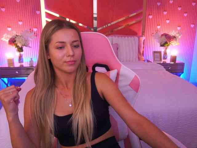 LoveeDove webcam