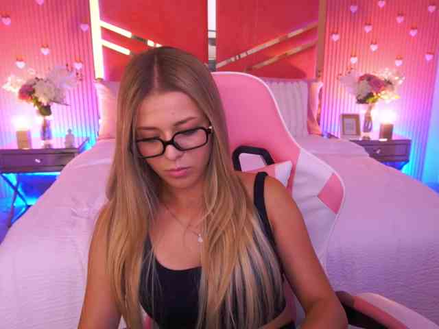 LoveeDove webcam