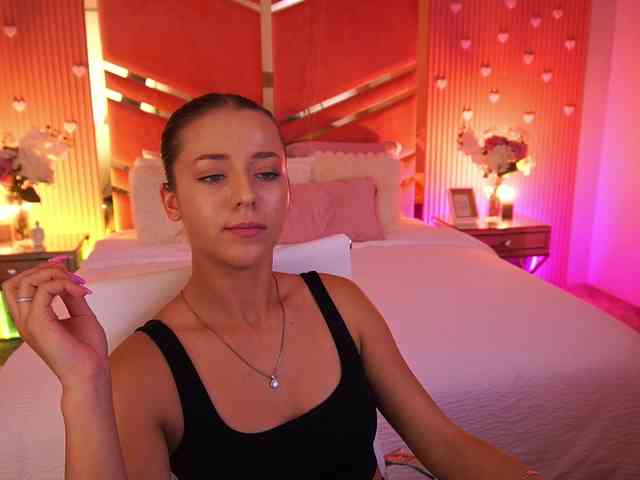LoveeDove webcam