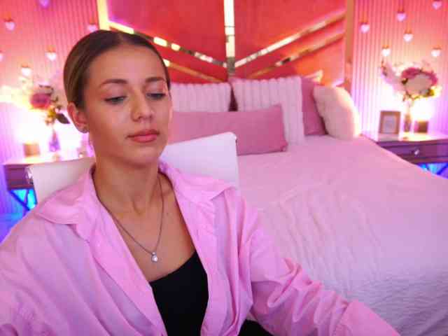 LoveeDove webcam