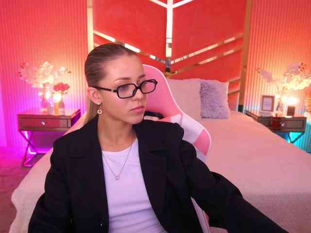 LoveeDove webcam