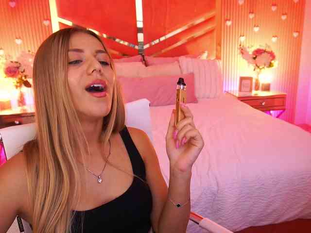 LoveeDove webcam