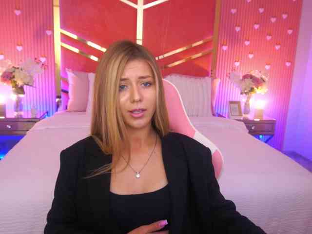 LoveeDove webcam