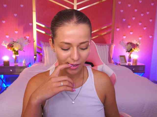 LoveeDove webcam