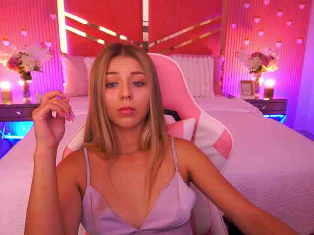 LoveeDove webcam