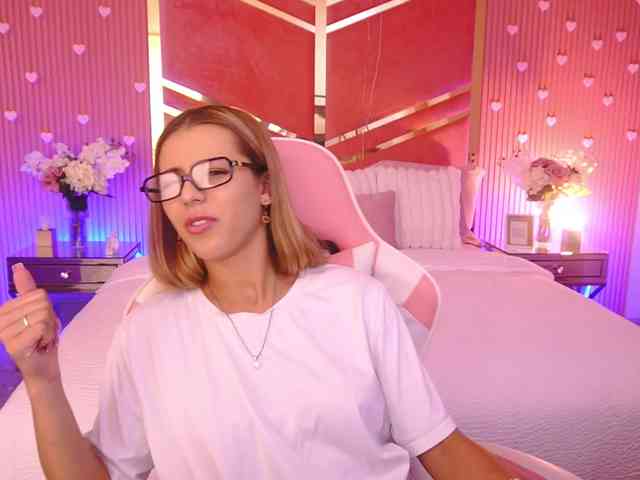 LoveeDove webcam