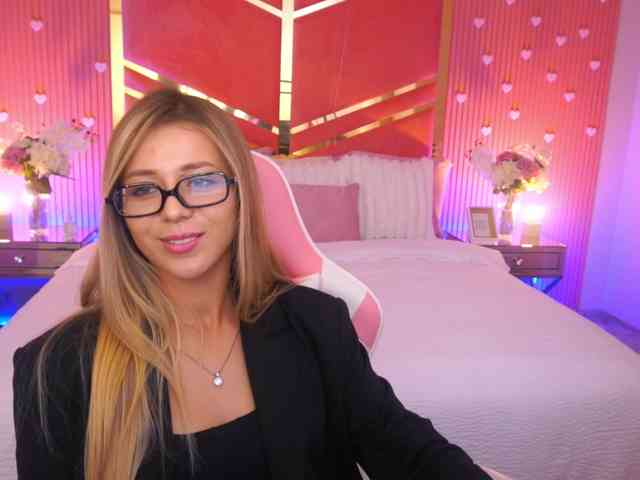 LoveeDove webcam