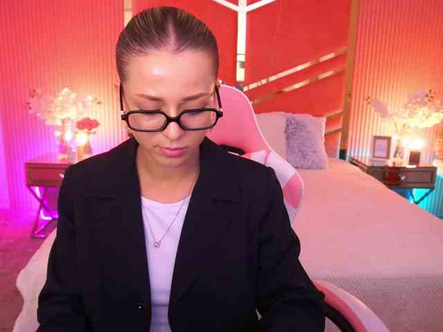 LoveeDove webcam