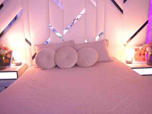 LoveeDove webcam