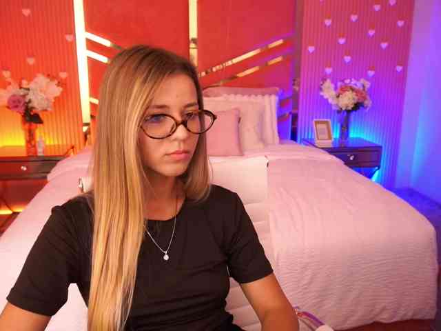 LoveeDove webcam