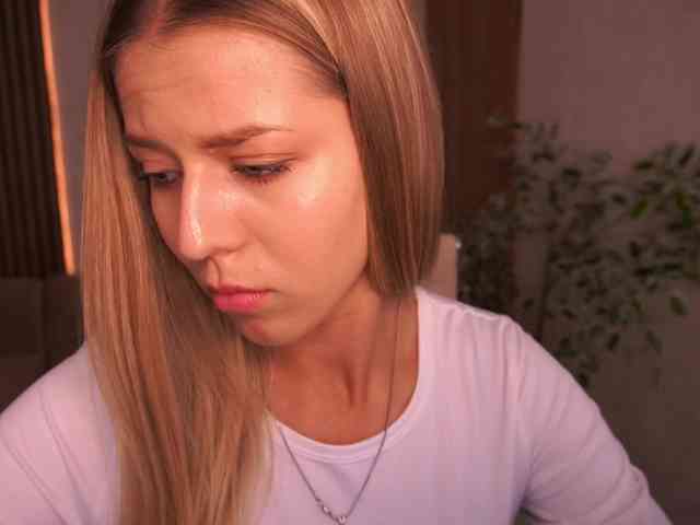LoveeDove webcam