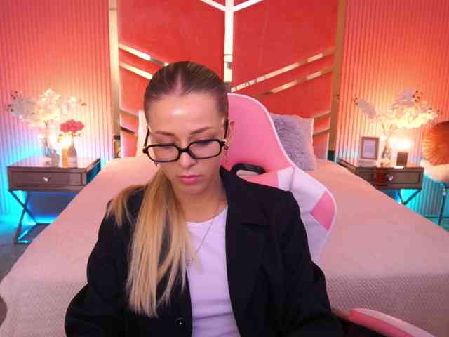 LoveeDove webcam