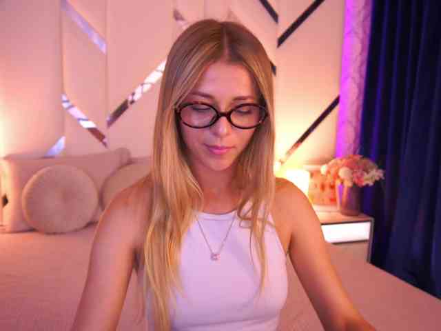 LoveeDove webcam