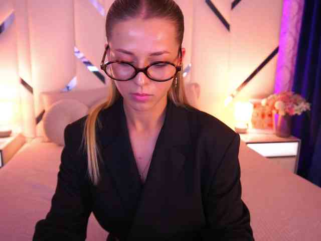 LoveeDove webcam