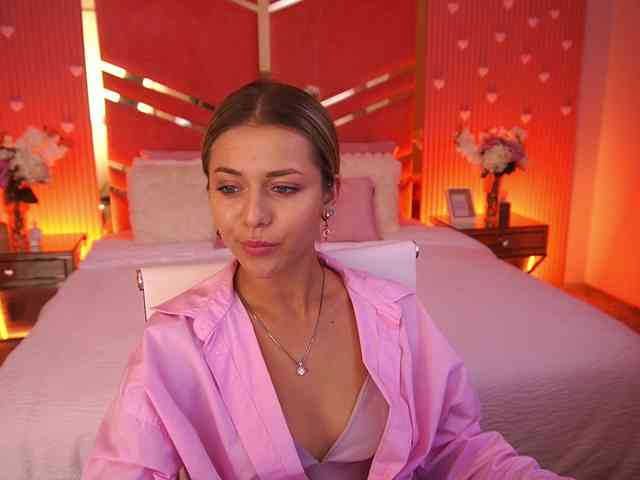 LoveeDove webcam