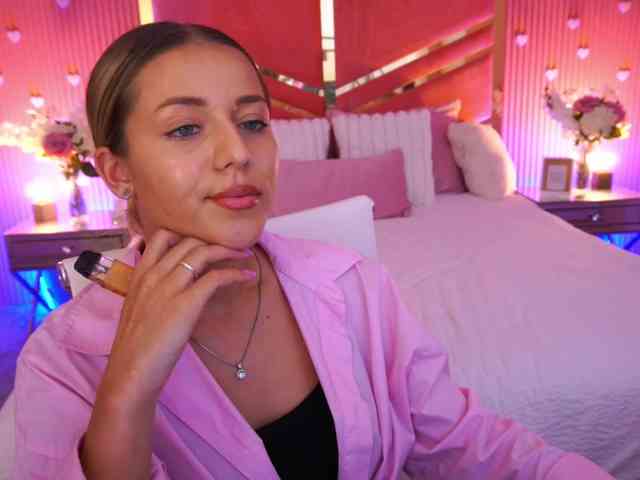 LoveeDove webcam